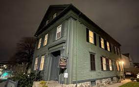 Keangkeran dan Sejarah The Lizzie Borden House di Fall River
